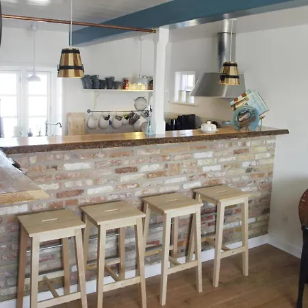 Holiday home Beautiful In With 3 Bedrooms And Wifi *